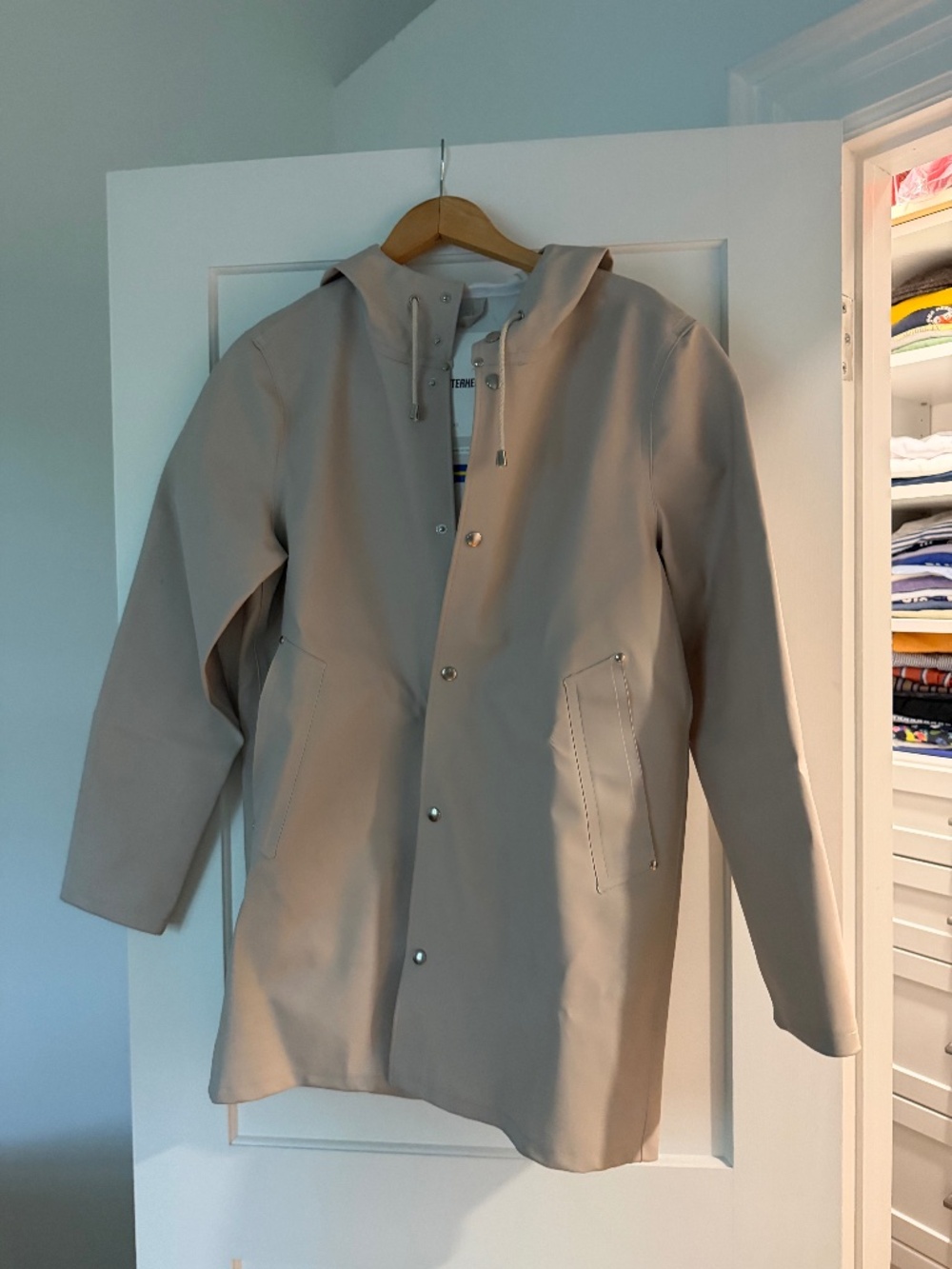 Stutterheim - Lightweight Raincoat (Light Sand) XS - Picture 2 of 2